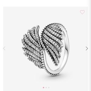 Pandora majestic feathers ring size 56 or 7.5